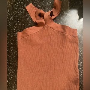 Criss Cross Fitted Halter Top‎